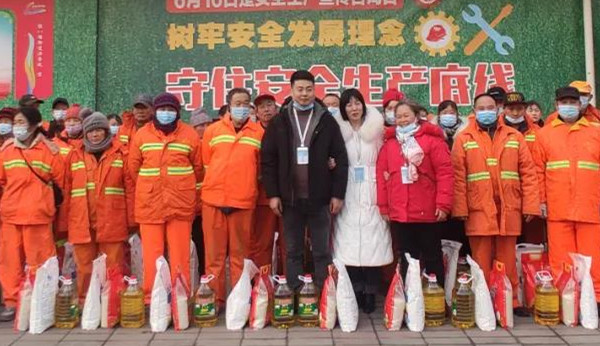 心系员工‖腾翔环境为全体员工发放新春过节福